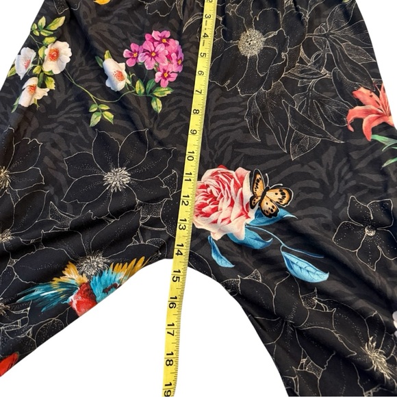 JOHNNY WAS floral pajamas with cap sleeves and crop pants in medium. - Picture 4 of 14